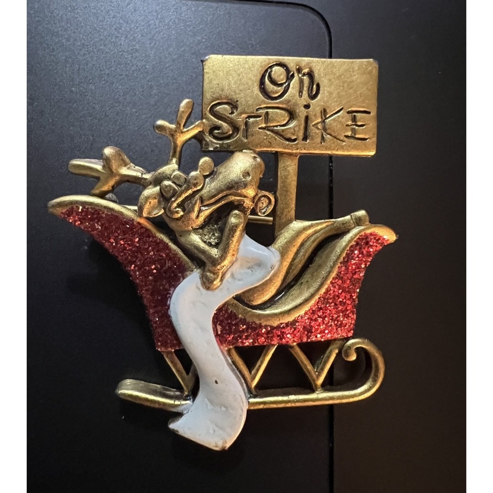 VTG Danecraft Santa Sleigh Christmas Brooch Pin Red Glitter Enamel Gold Tone